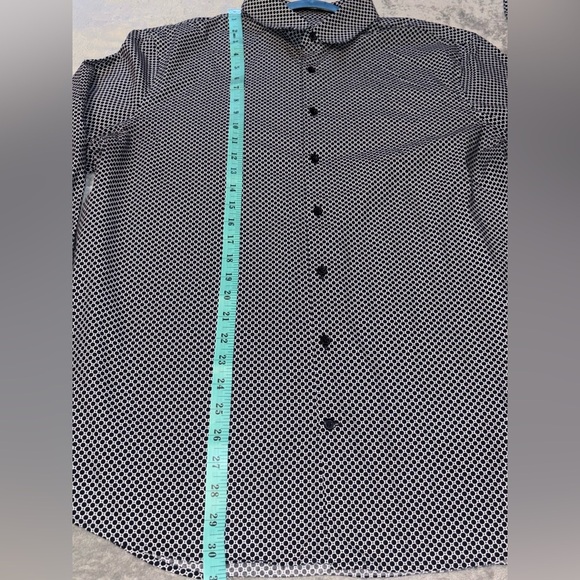 Express Black and White Geometric Shirt(0047) - Picture 8 of 10